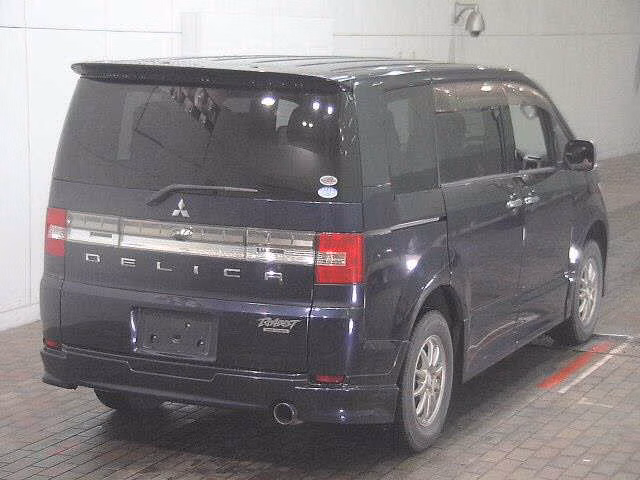 MITSUBISHI DELICA D:5