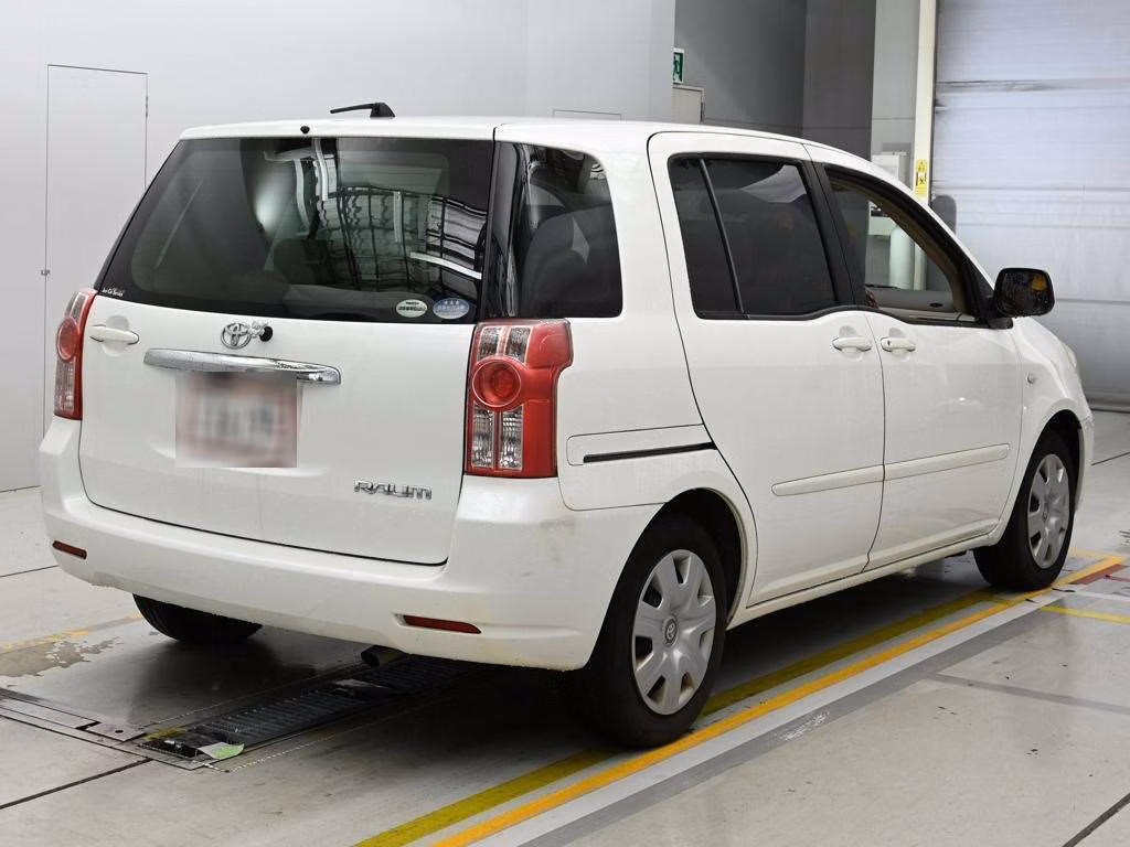 TOYOTA RAUM