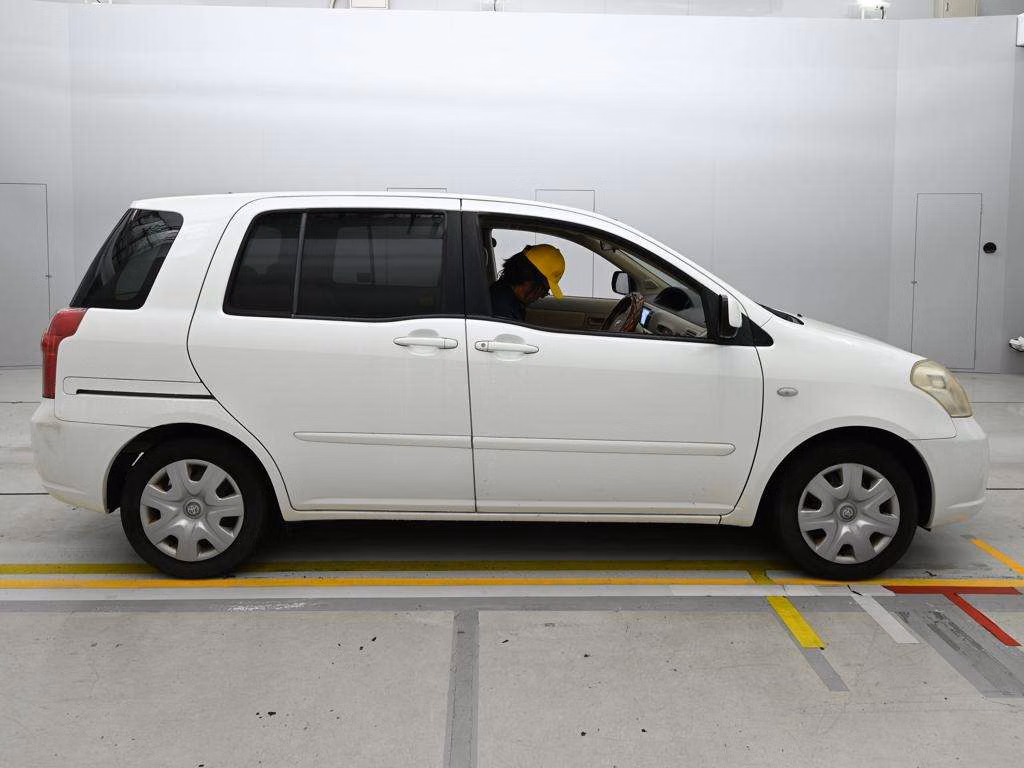 TOYOTA RAUM