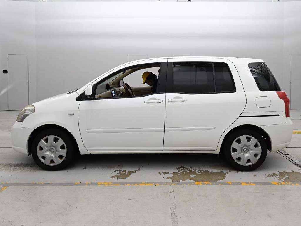 TOYOTA RAUM