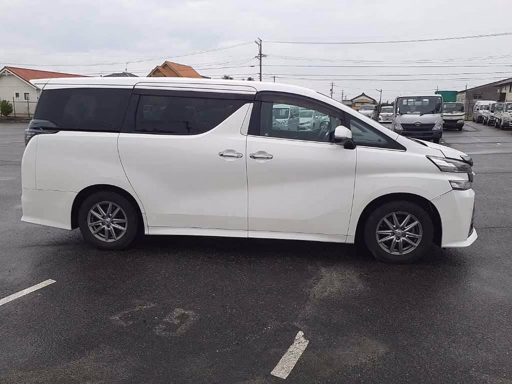 TOYOTA VELLFIRE