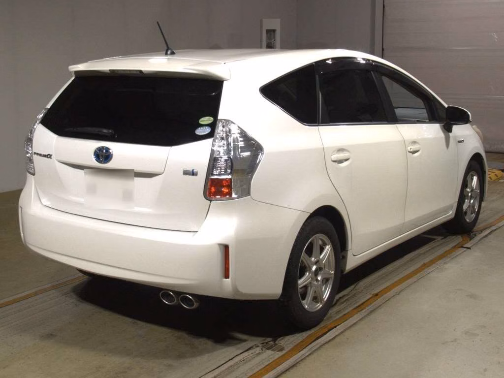 TOYOTA PRIUS ALPHA