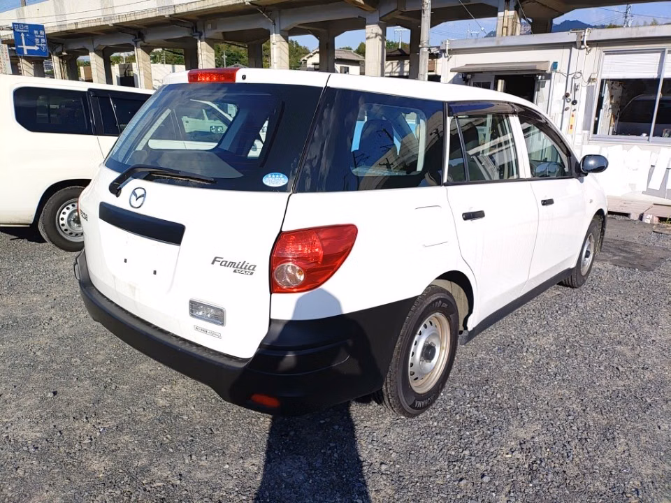 MAZDA FAMILIA