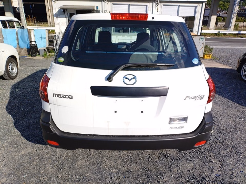 MAZDA FAMILIA