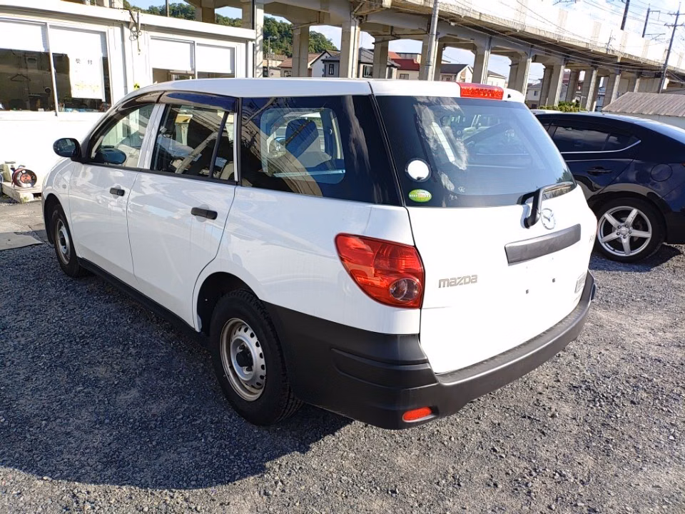 MAZDA FAMILIA