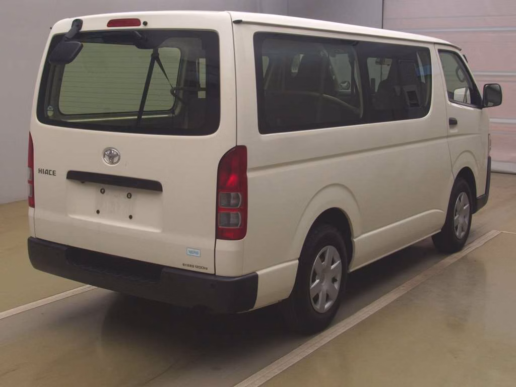 TOYOTA REGIUS ACE