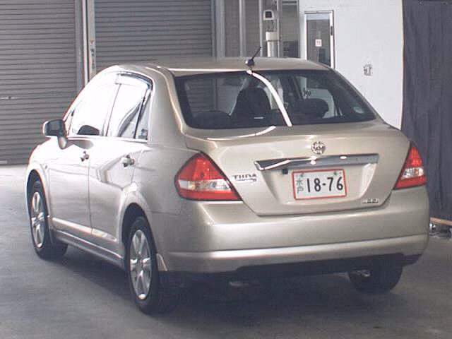 NISSAN TIIDA LATIO