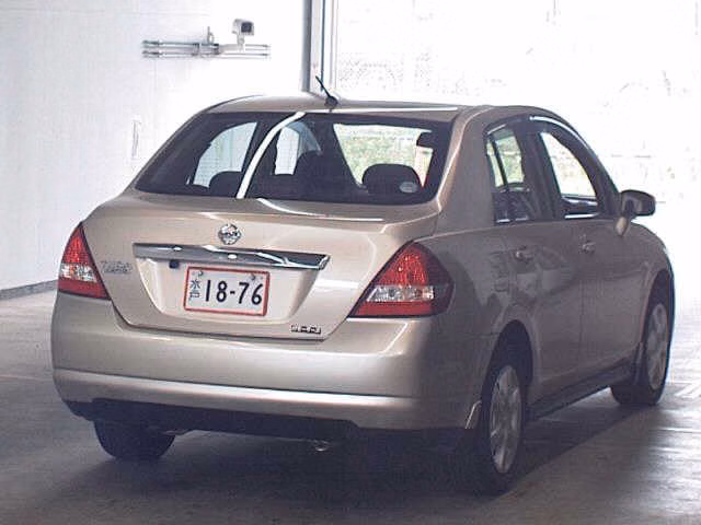 NISSAN TIIDA LATIO