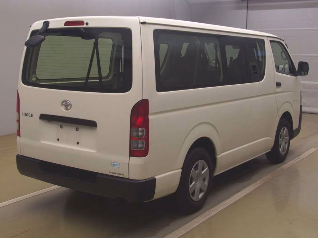 TOYOTA REGIUS ACE