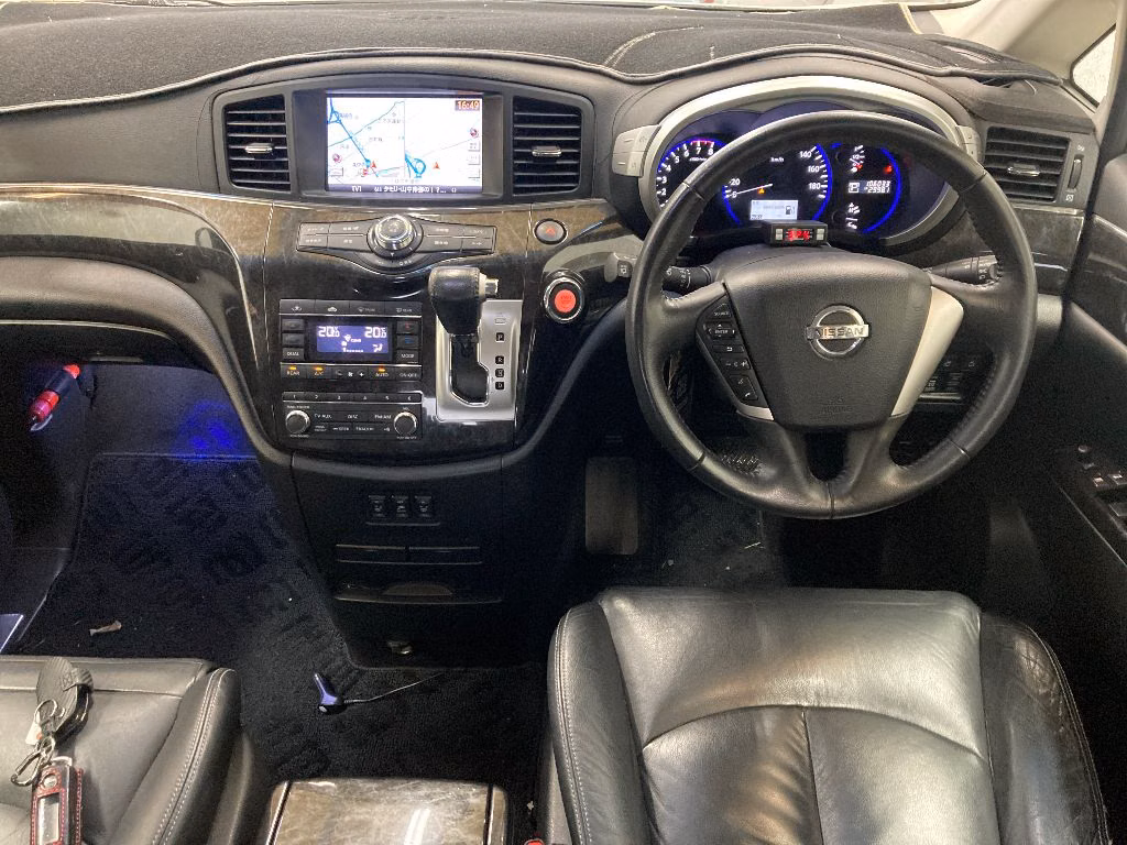 NISSAN ELGRAND