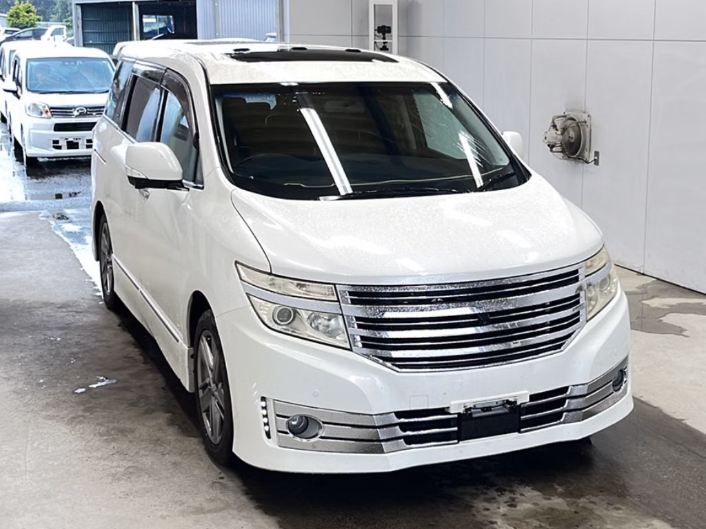 NISSAN ELGRAND