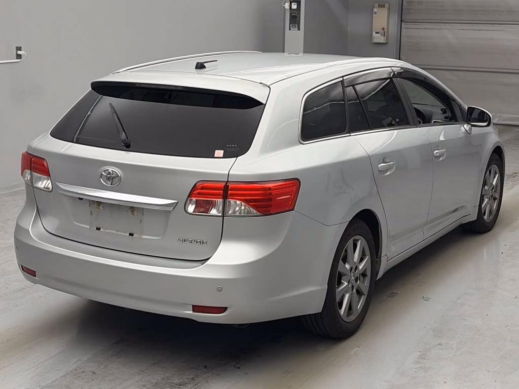 TOYOTA AVENSIS