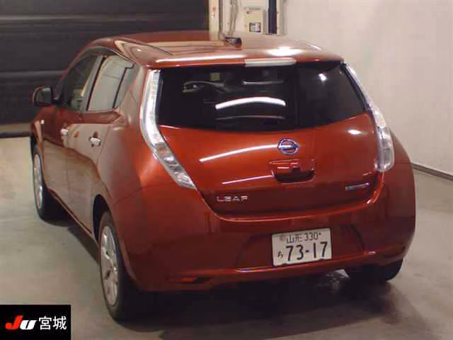 NISSAN LEAF