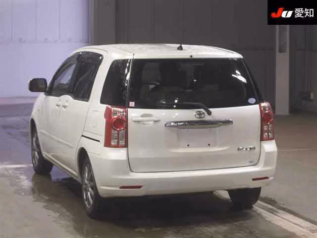 TOYOTA RAUM