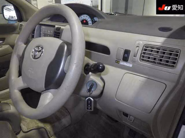 TOYOTA RAUM