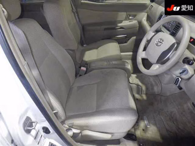 TOYOTA RAUM
