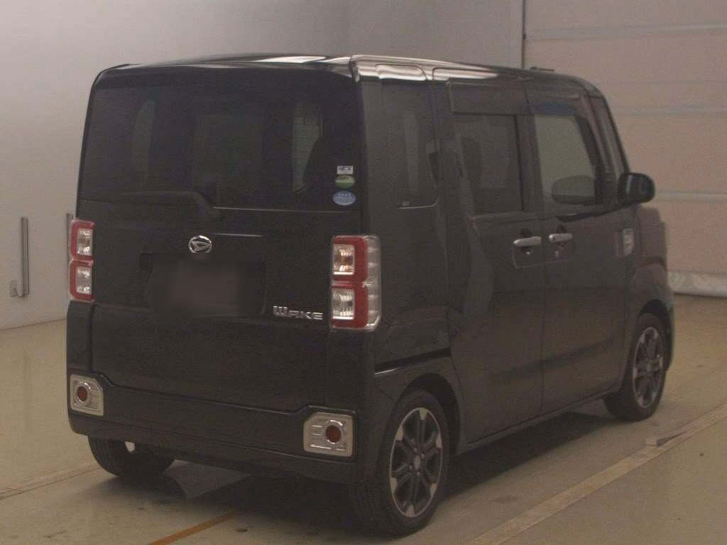 DAIHATSU WAKE