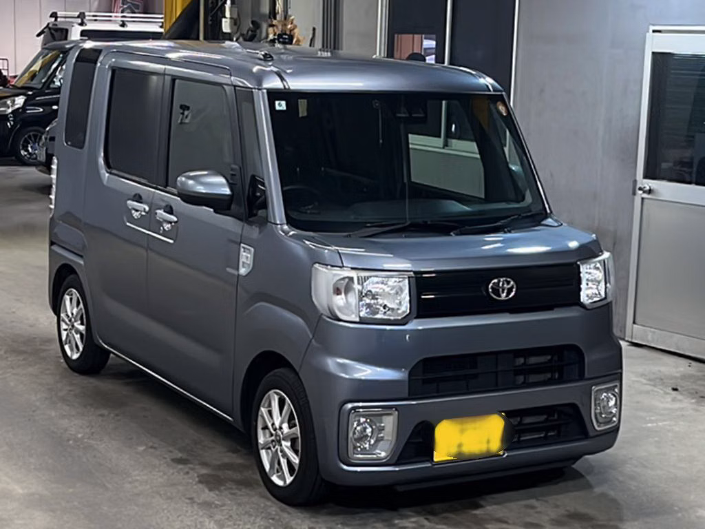 TOYOTA PIXIS MEGA