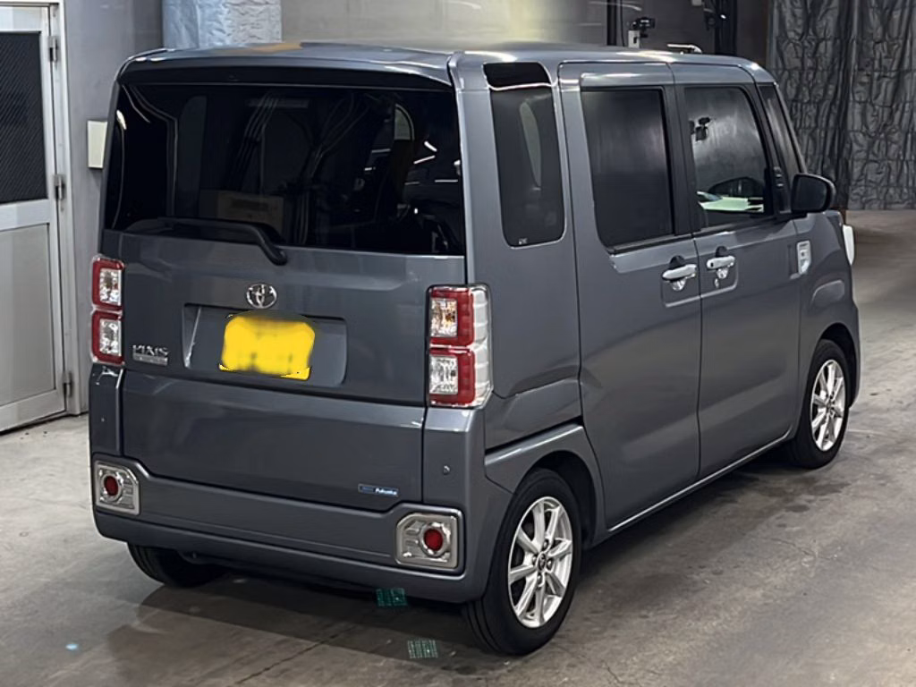 TOYOTA PIXIS MEGA