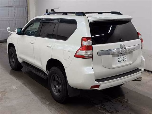 TOYOTA LAND CRUISER PRADO