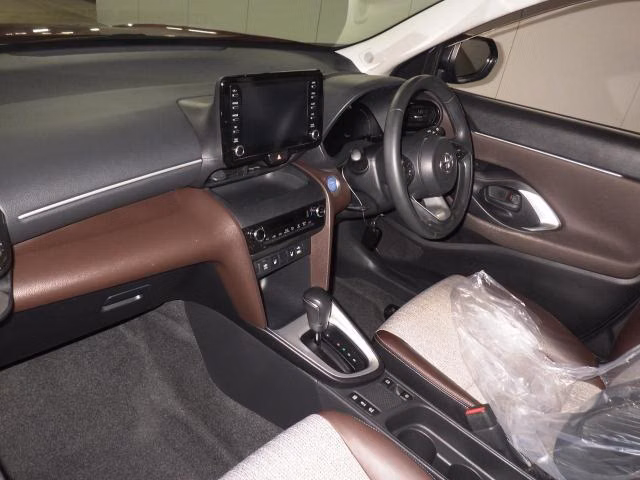 TOYOTA YARIS CROSS