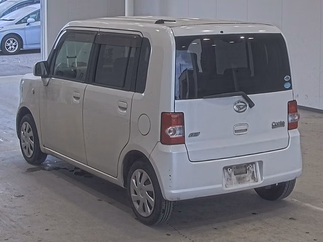 DAIHATSU MOVE CONTE