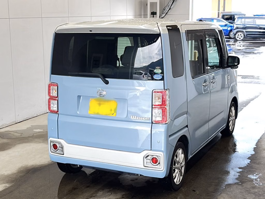 DAIHATSU WAKE