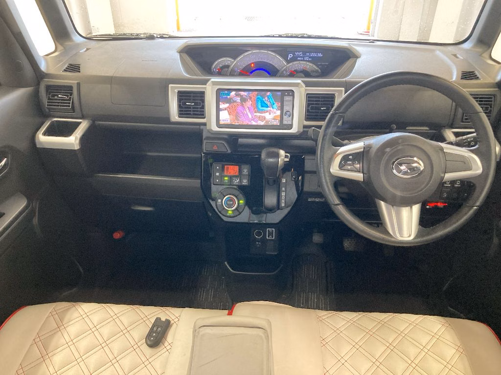 DAIHATSU WAKE