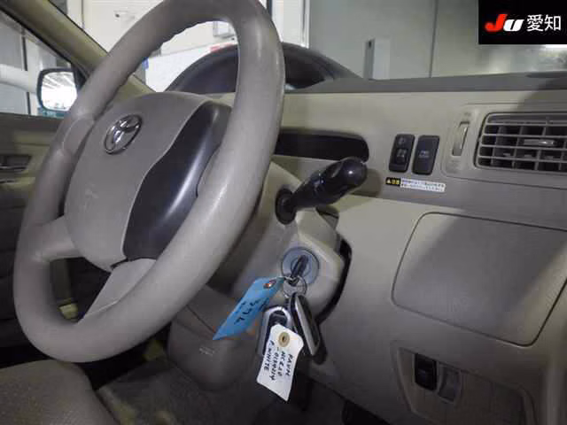 TOYOTA RAUM