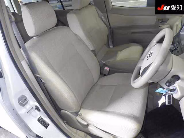 TOYOTA RAUM