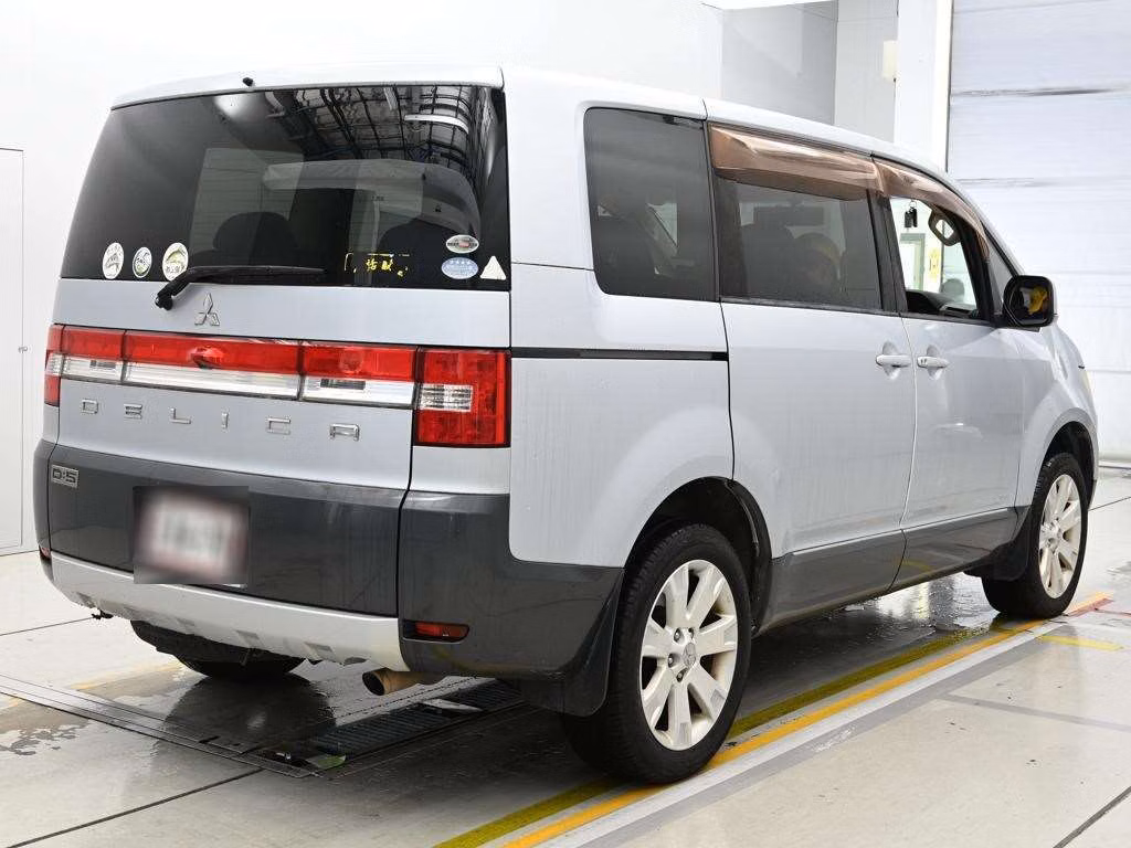 MITSUBISHI DELICA D:5