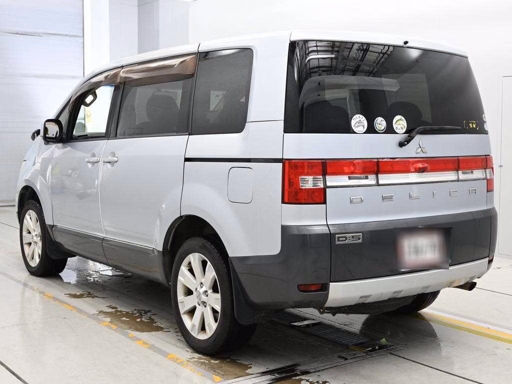MITSUBISHI DELICA D:5
