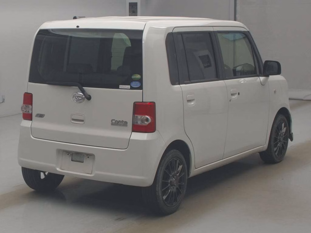DAIHATSU MOVE CONTE