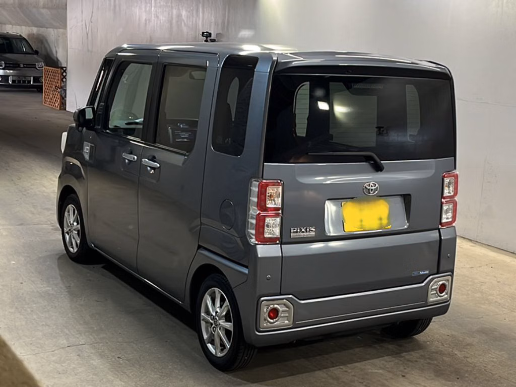 TOYOTA PIXIS MEGA