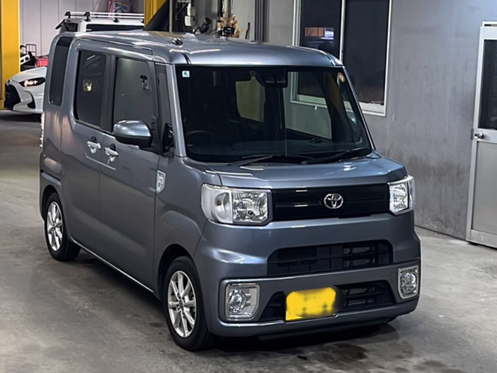 TOYOTA PIXIS MEGA