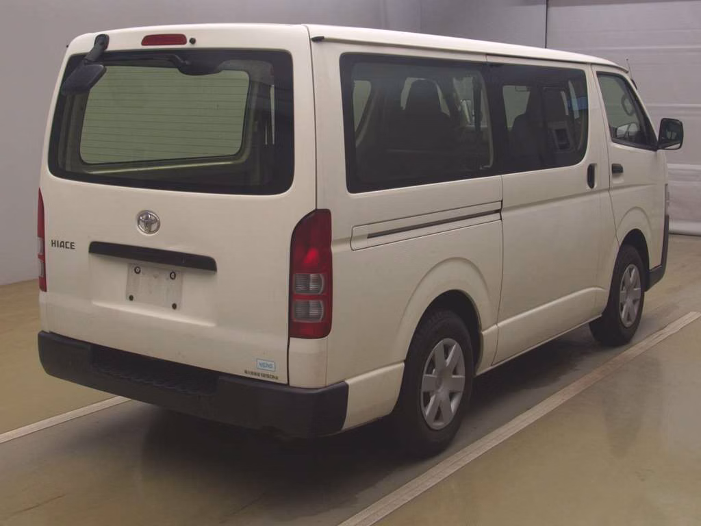 TOYOTA REGIUS ACE