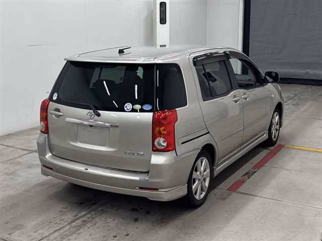 TOYOTA RAUM