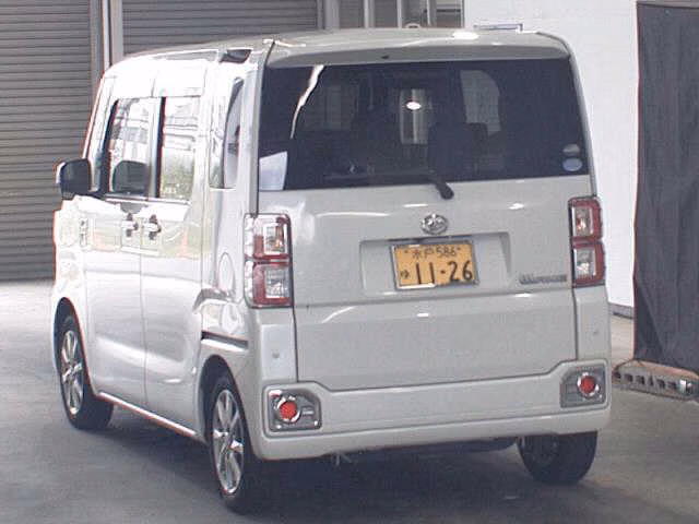 DAIHATSU WAKE