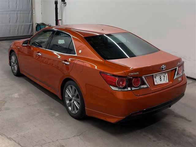 TOYOTA CROWN