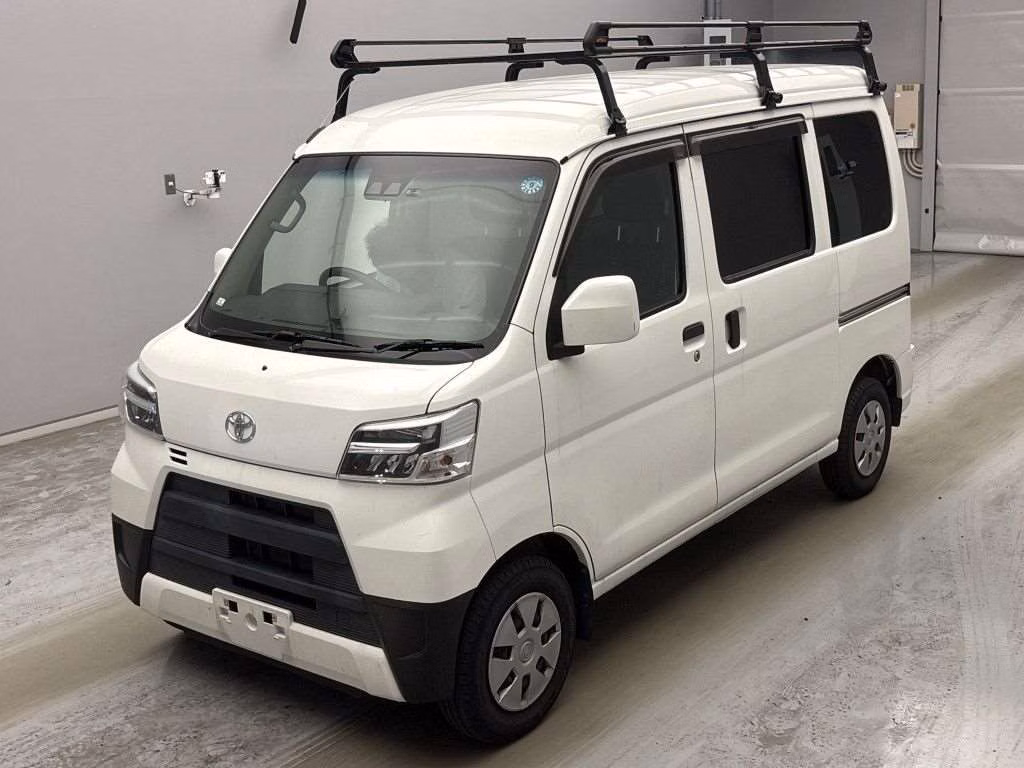 TOYOTA PIXIS VAN
