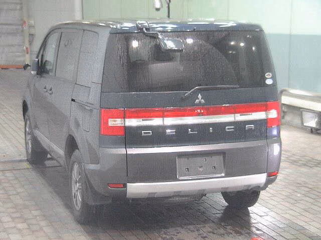 MITSUBISHI DELICA D:5