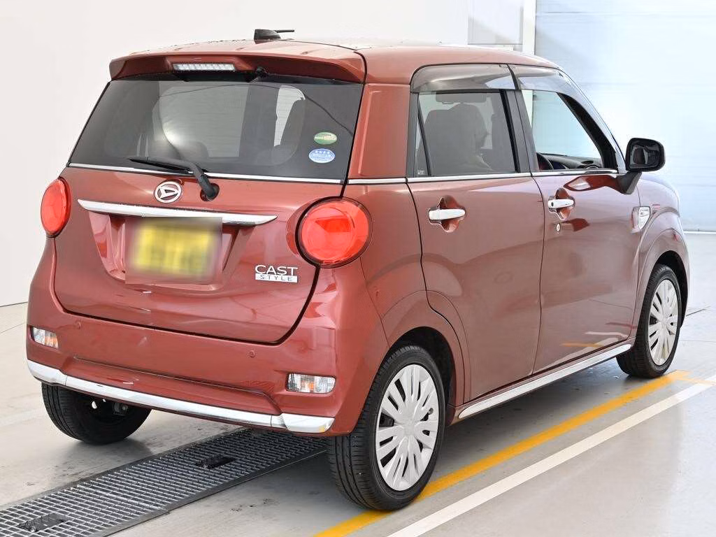 DAIHATSU CAST