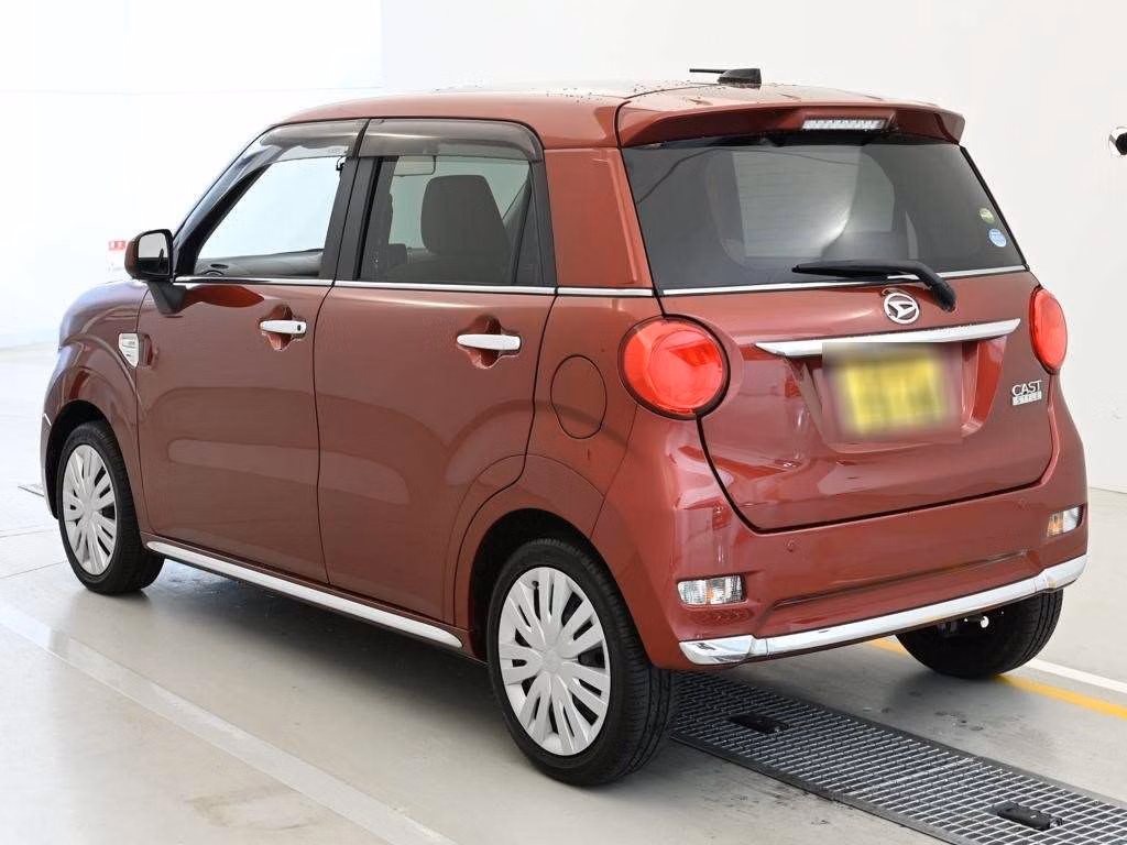 DAIHATSU CAST