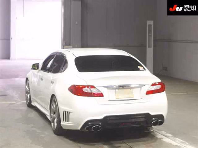 NISSAN FUGA