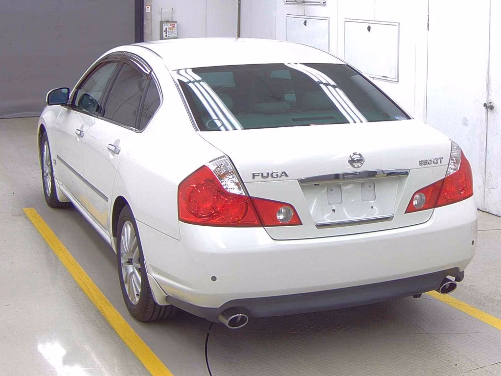 NISSAN FUGA