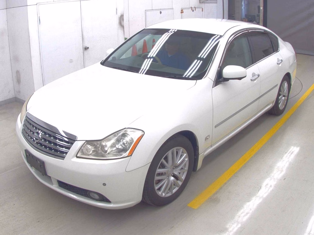 NISSAN FUGA