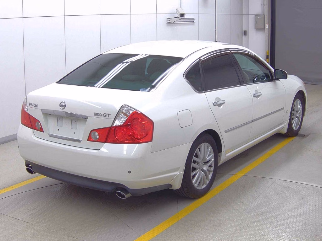NISSAN FUGA