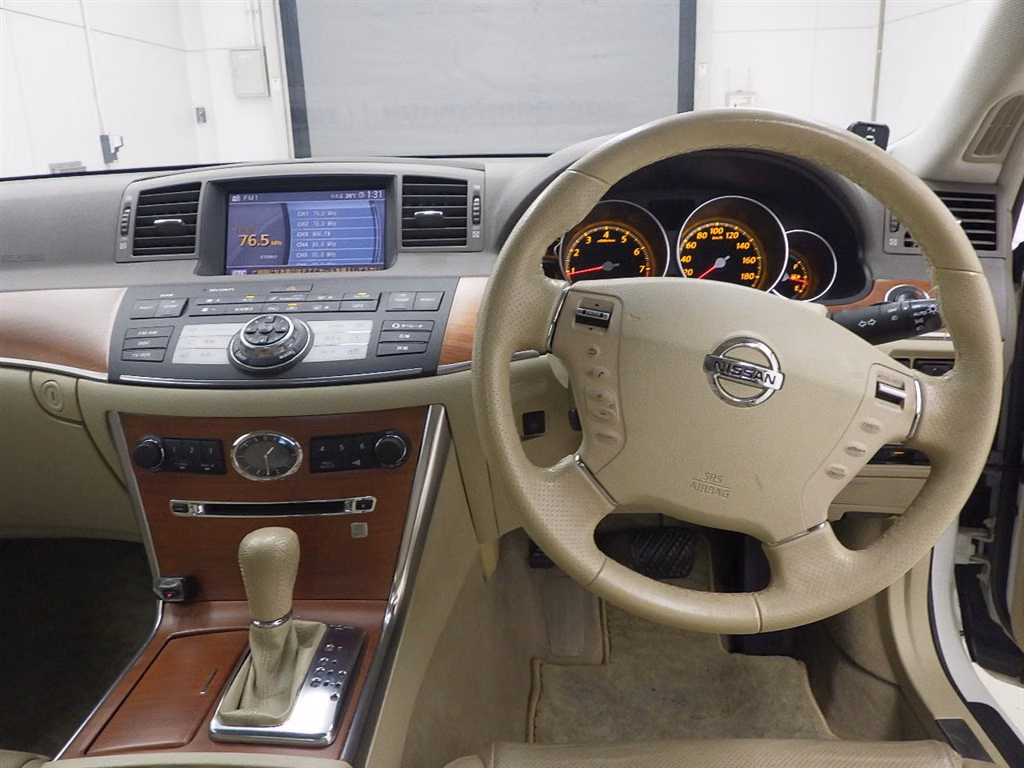 NISSAN FUGA