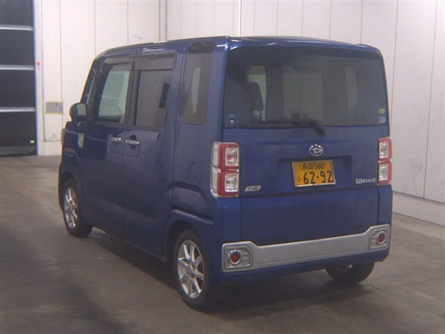 DAIHATSU WAKE