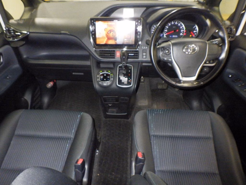 TOYOTA NOAH